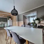 Close To Center Apartman